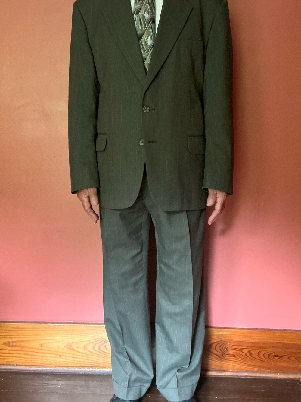 Vintage Grey Pinstripe Men's Suit Jacket and Trousers. Well made suit!